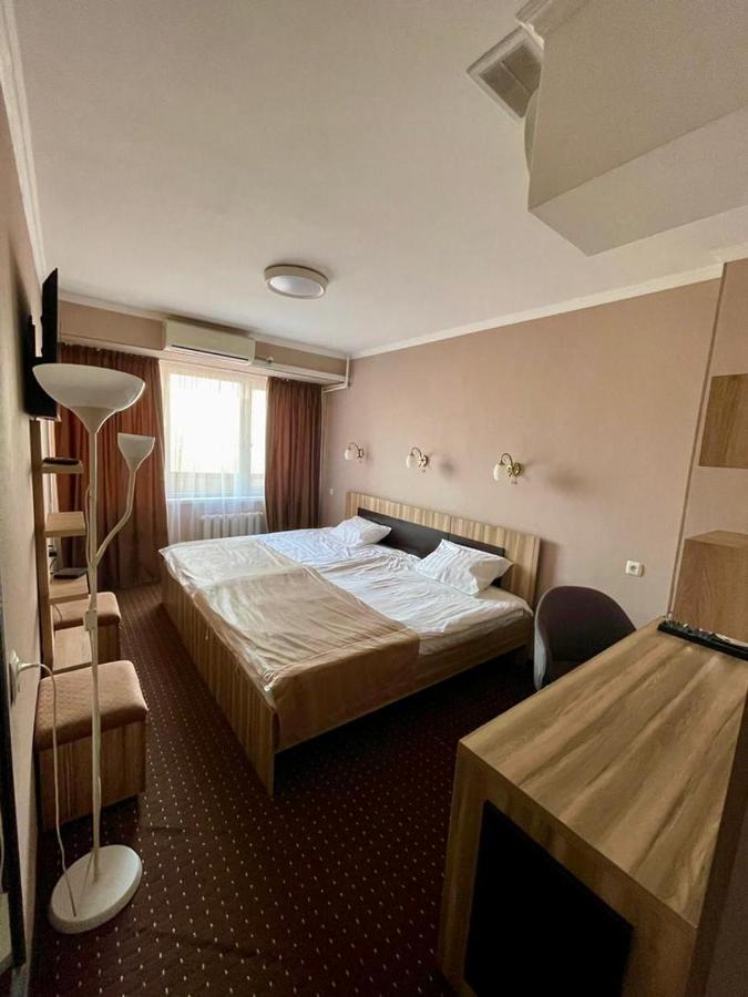 Seven Hotel Biškek Exteriér fotografie