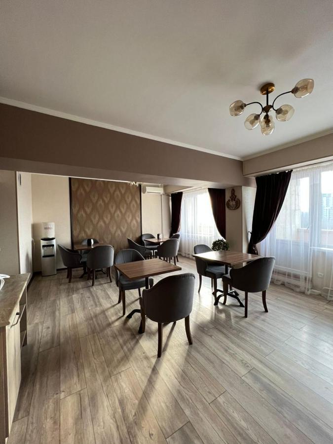 Seven Hotel Biškek Exteriér fotografie