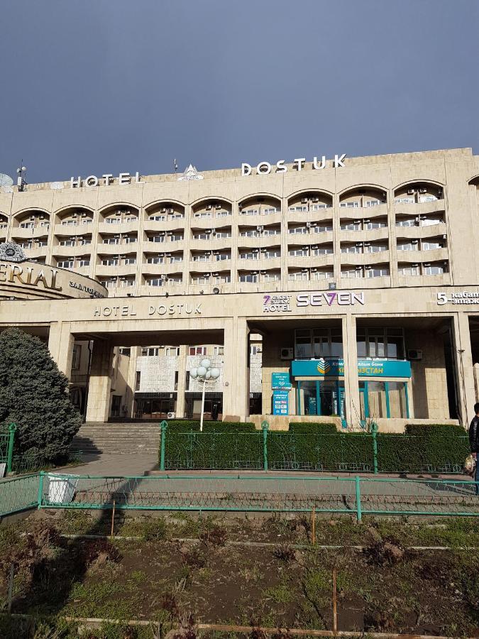 Seven Hotel Biškek Exteriér fotografie